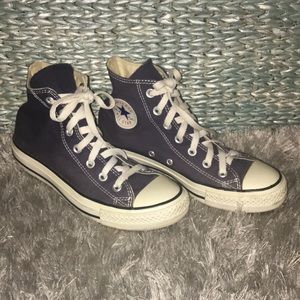 [TRADING] Navy Converse high top sneakers